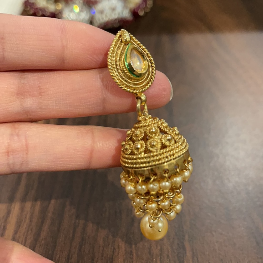 Earrings - Picture 2 of 3